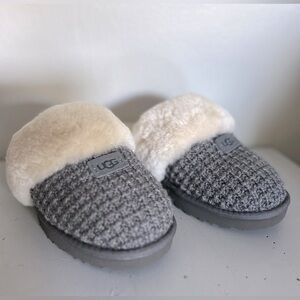 UGG slippers Size 8